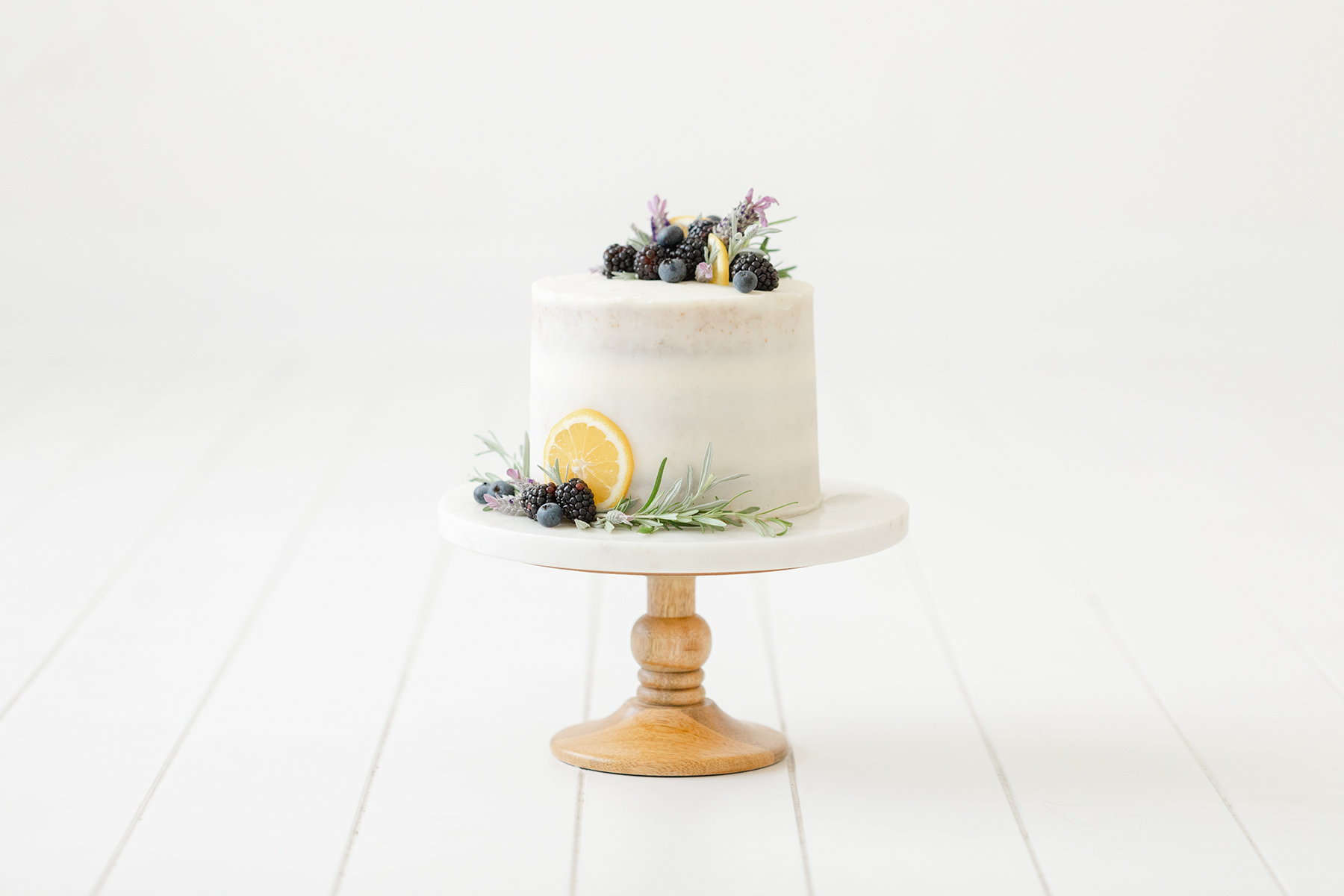 Image of luxury cake for a omaha family photography milestone session